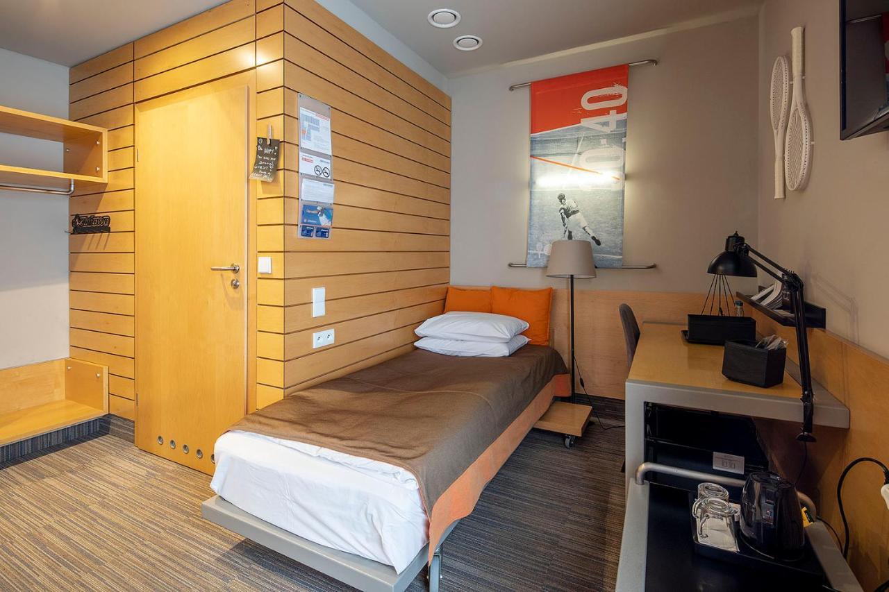 Hotel Restauracja Tenis Kortowo พอซนาน ภายนอก รูปภาพ