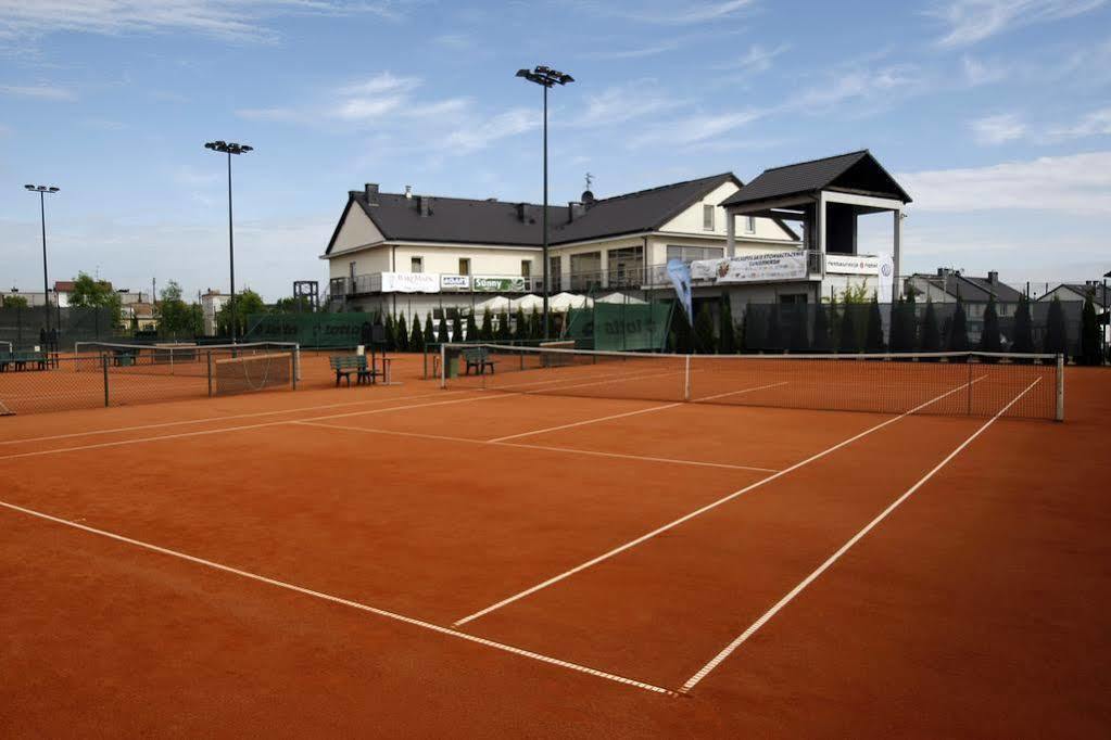 Hotel Restauracja Tenis Kortowo พอซนาน ภายนอก รูปภาพ