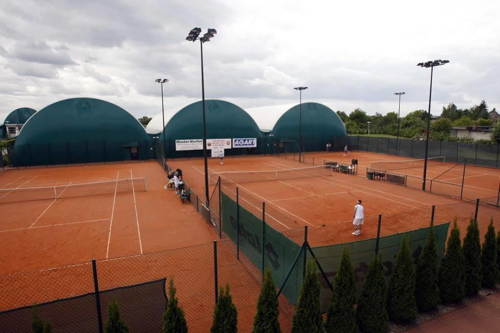 Hotel Restauracja Tenis Kortowo พอซนาน ภายนอก รูปภาพ