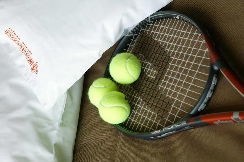 Hotel Restauracja Tenis Kortowo พอซนาน ภายนอก รูปภาพ