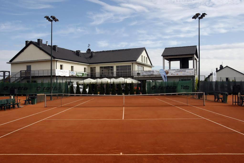 Hotel Restauracja Tenis Kortowo พอซนาน ภายนอก รูปภาพ